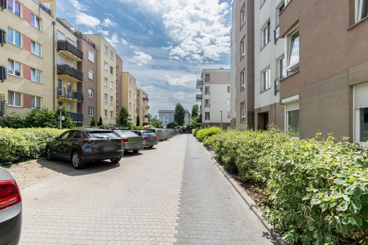 Cozy Apartment Karpia 17 With Terrace In Poznan By Noclegi Renters Exterior foto