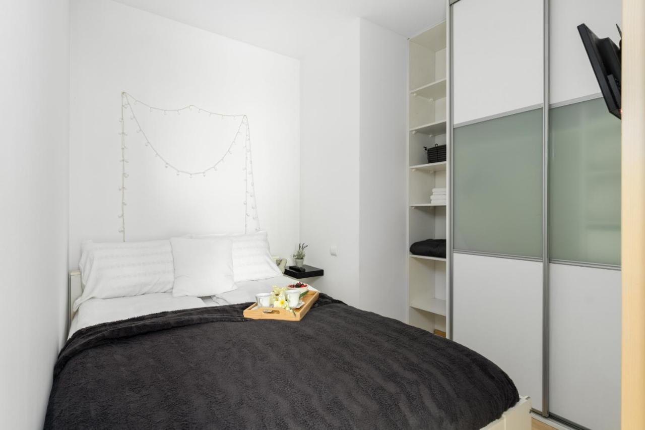 Cozy Apartment Karpia 17 With Terrace In Poznan By Noclegi Renters Exterior foto