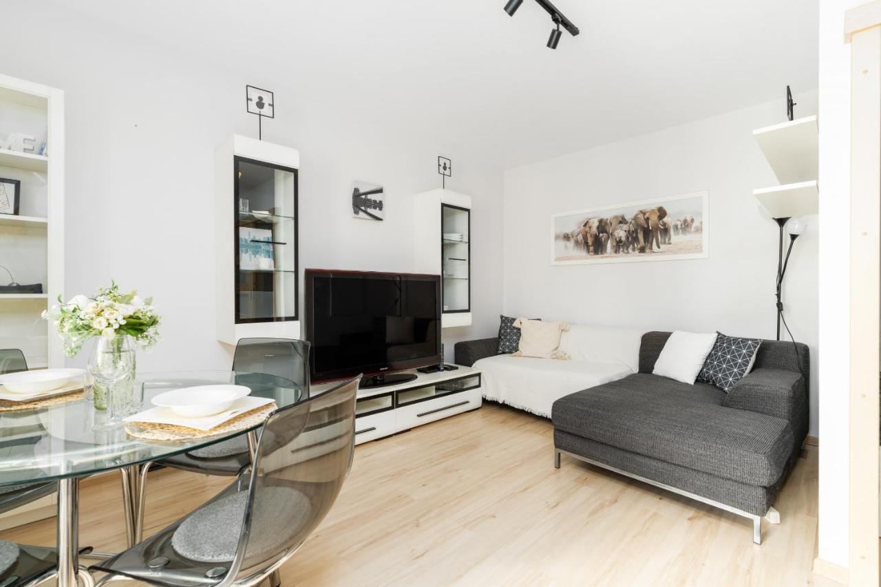 Cozy Apartment Karpia 17 With Terrace In Poznan By Noclegi Renters Exterior foto
